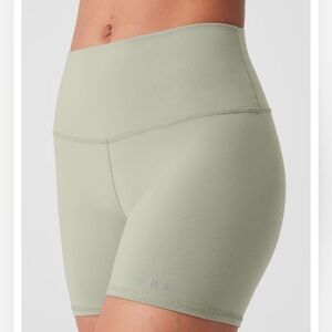 Alo yoga 5" Airbrush High-Waist Biker Short size S, limestone,  gently used